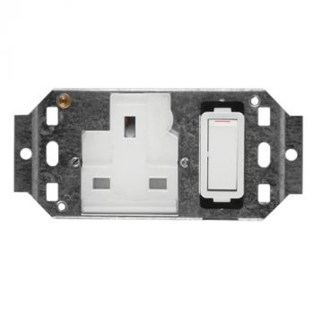 Crabtree 4556H Classic Single BS (13A) Switched Socket on 4x2 Yoke