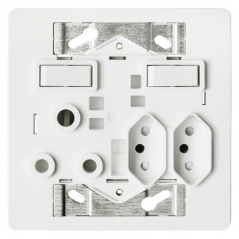 Crabtree 6868/001P 100x100, 4x4 16A Slimline combo socket plus yoke, Polycarb, white