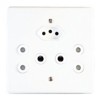Crabtree 6897/101P Classic Cyclops Combo Socket 16A with Coverplate