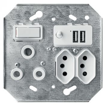 Crabtree 6962/001P 100x100, 4x4, combo socket plus yoke, white
