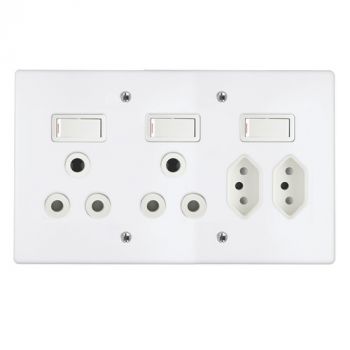 Crabtree 6970/101P Classic Quattro Socket 2x164-1 plus 2x164-2 Switched on Yoke with Coverplate and Box