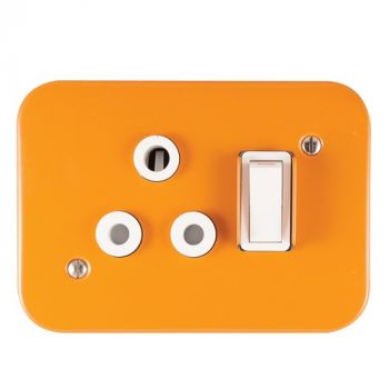 Crabtree 7390/002 Classic Industrial Single STD Socket 164-1 Switched on 119x83 Surface Box