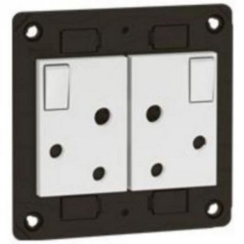 Legrand Arteor 572022 Twin Socket 16A 2X2Pole And Earth Switched Shuttered White