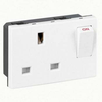 Legrand Arteor 572130 Socket 1363 13A 2Pole And Earth Switched 3Modules White