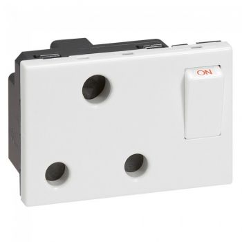 Legrand Arteor 572132 Socket 15A 2Pole And Earth Switched 3Modules White