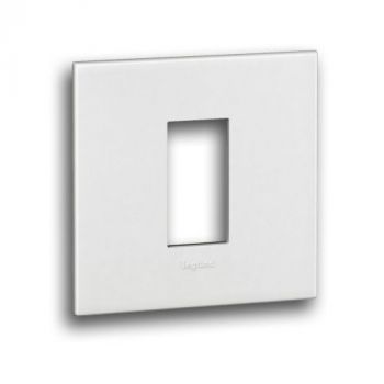 Legrand Arteor 575200 Cover Plate 1Module 3X3 White