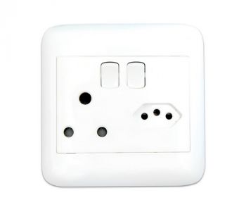 Onesto Oracle ONP4011 4 X 4 Single Rsa Switched Socket + New Za Plug Switched Socket